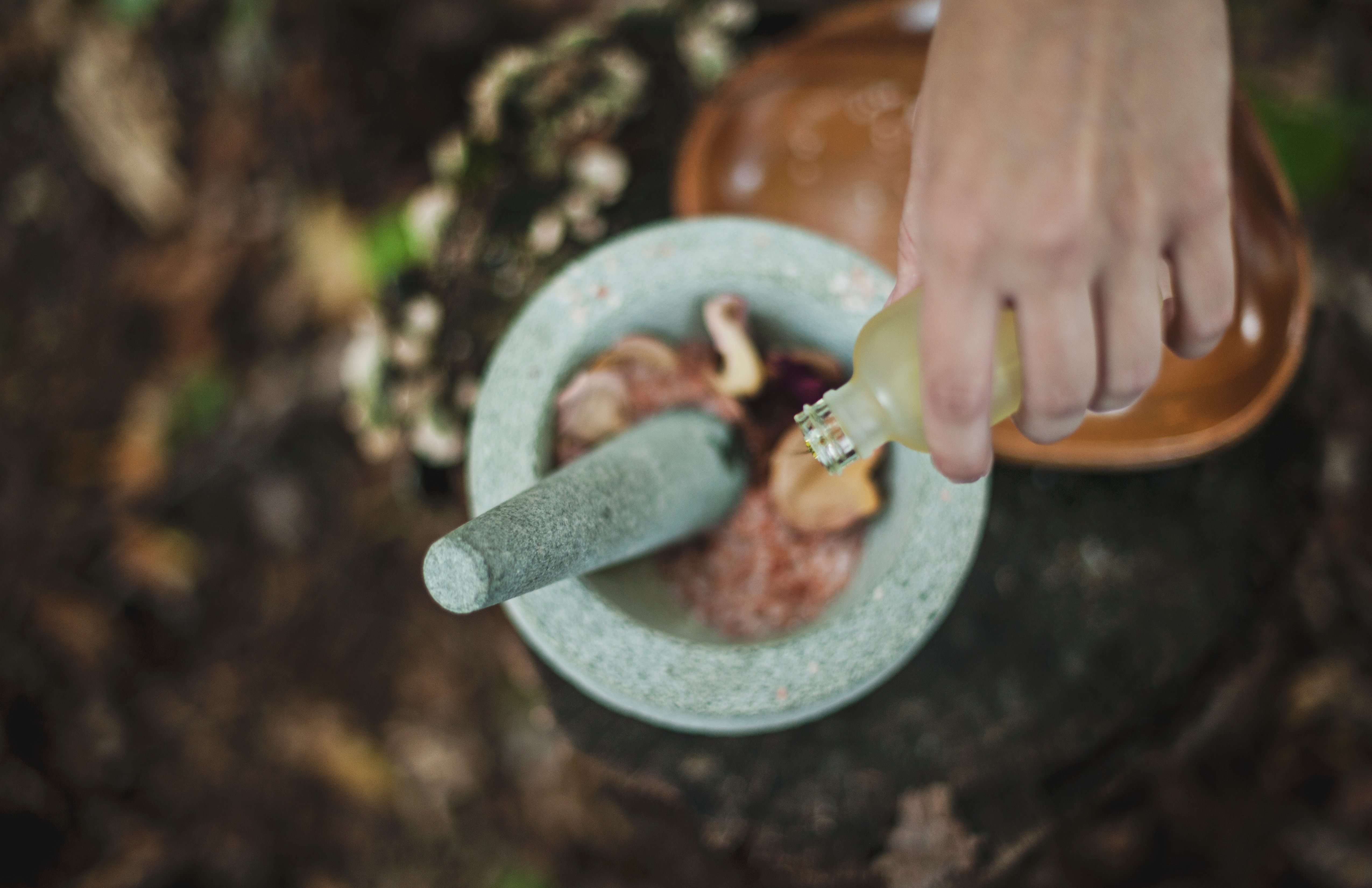 Fabrication de produits naturels à base d’huiles végétales et essentielles