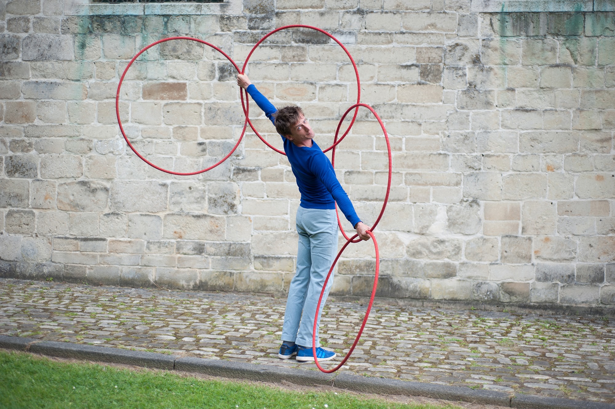 Spectacle de cirque hula-hoop : Monsieur Ô